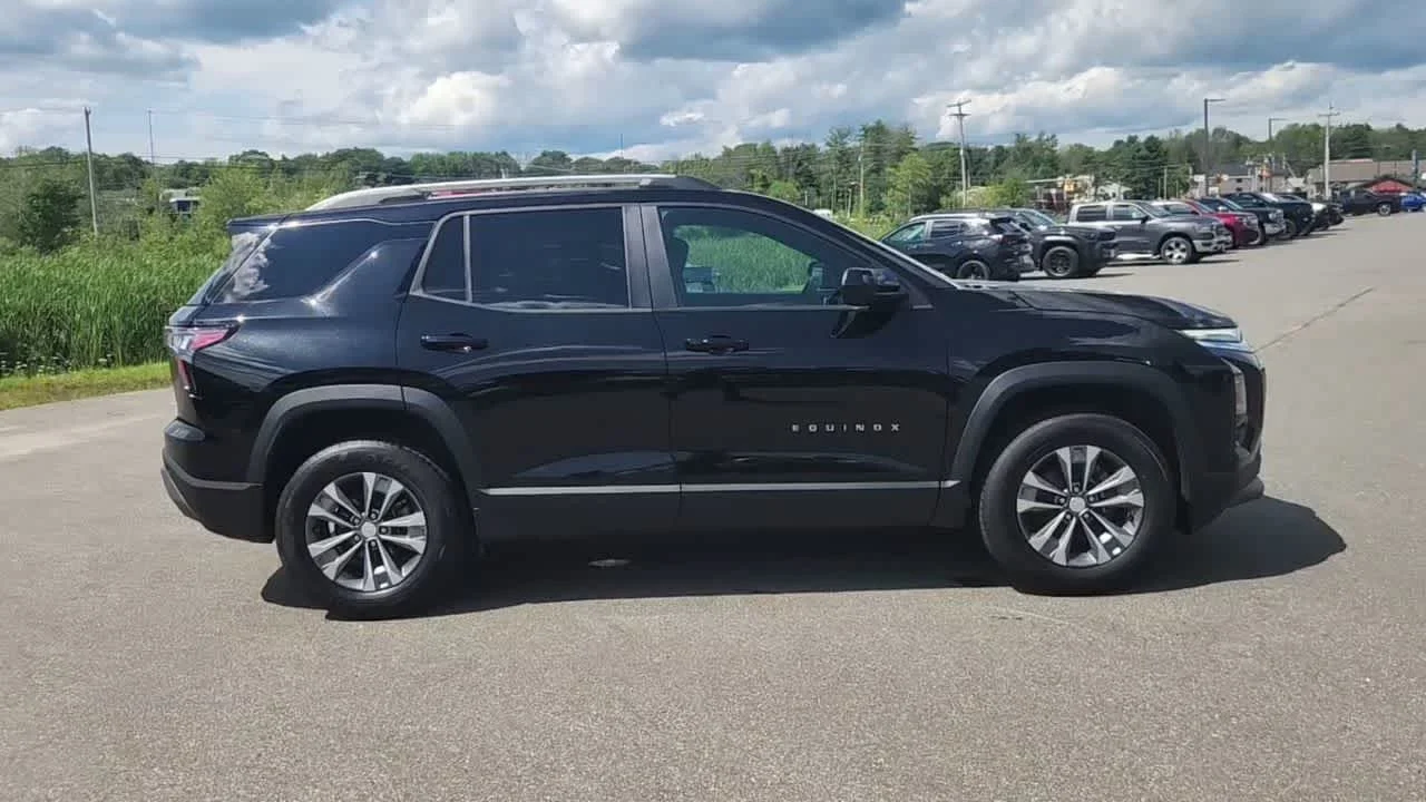 Used 2025 Mosaic Black Metallic Chevrolet AWD LT image 9