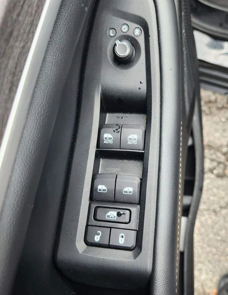 Used 2023 Black Jeep Limited image 42