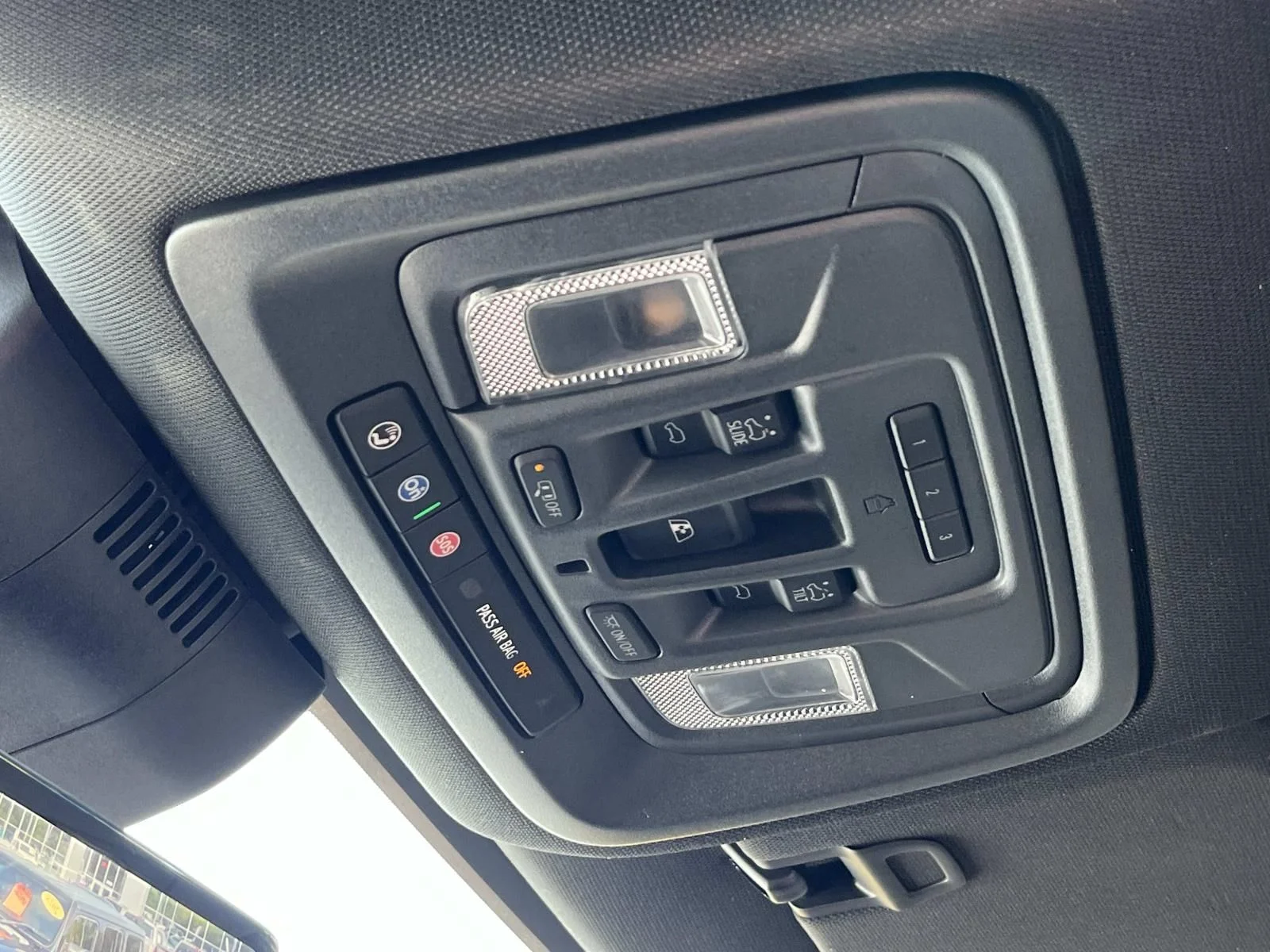 Used 2025 White GMC AT4 image 35
