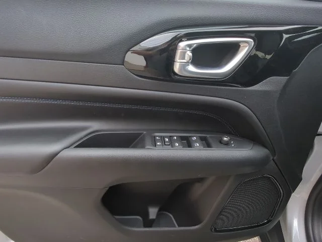 New 2026 Silver Jeep Latitude image 11