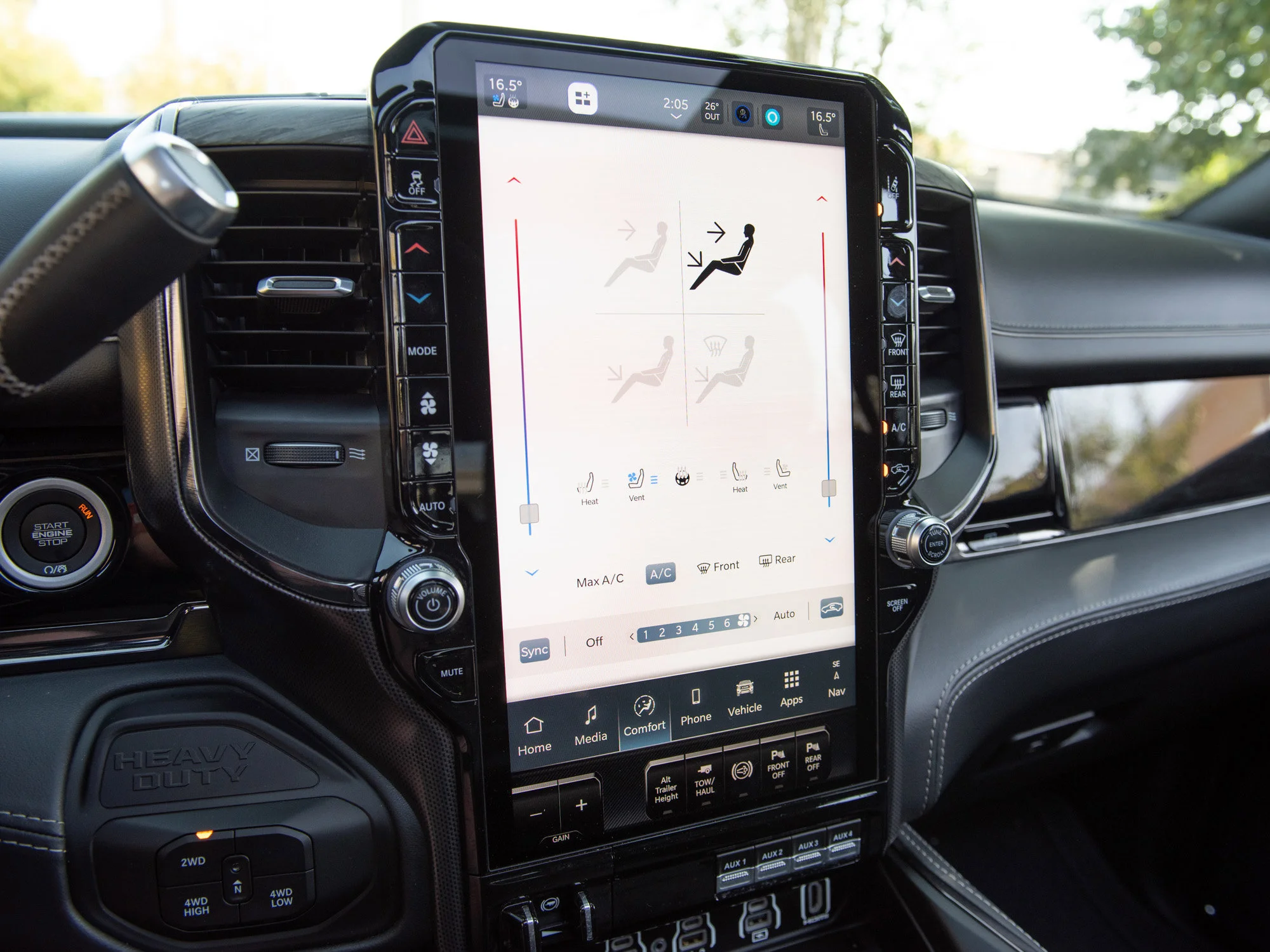 Used 2025 Grey RAM Limited image 19