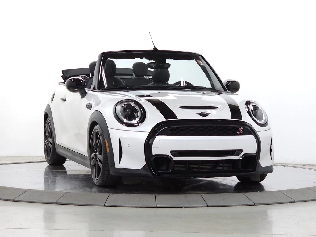2023 MINI Convertible Cooper S's photo