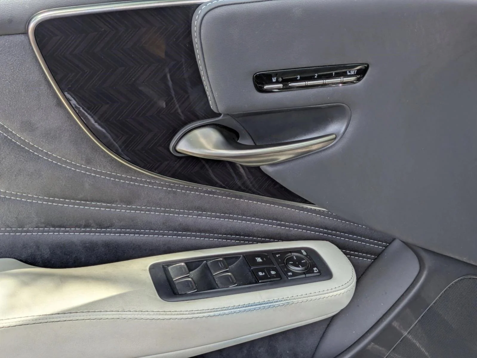 Certified Used 2023 Caviar Lexus LS 500 image 2