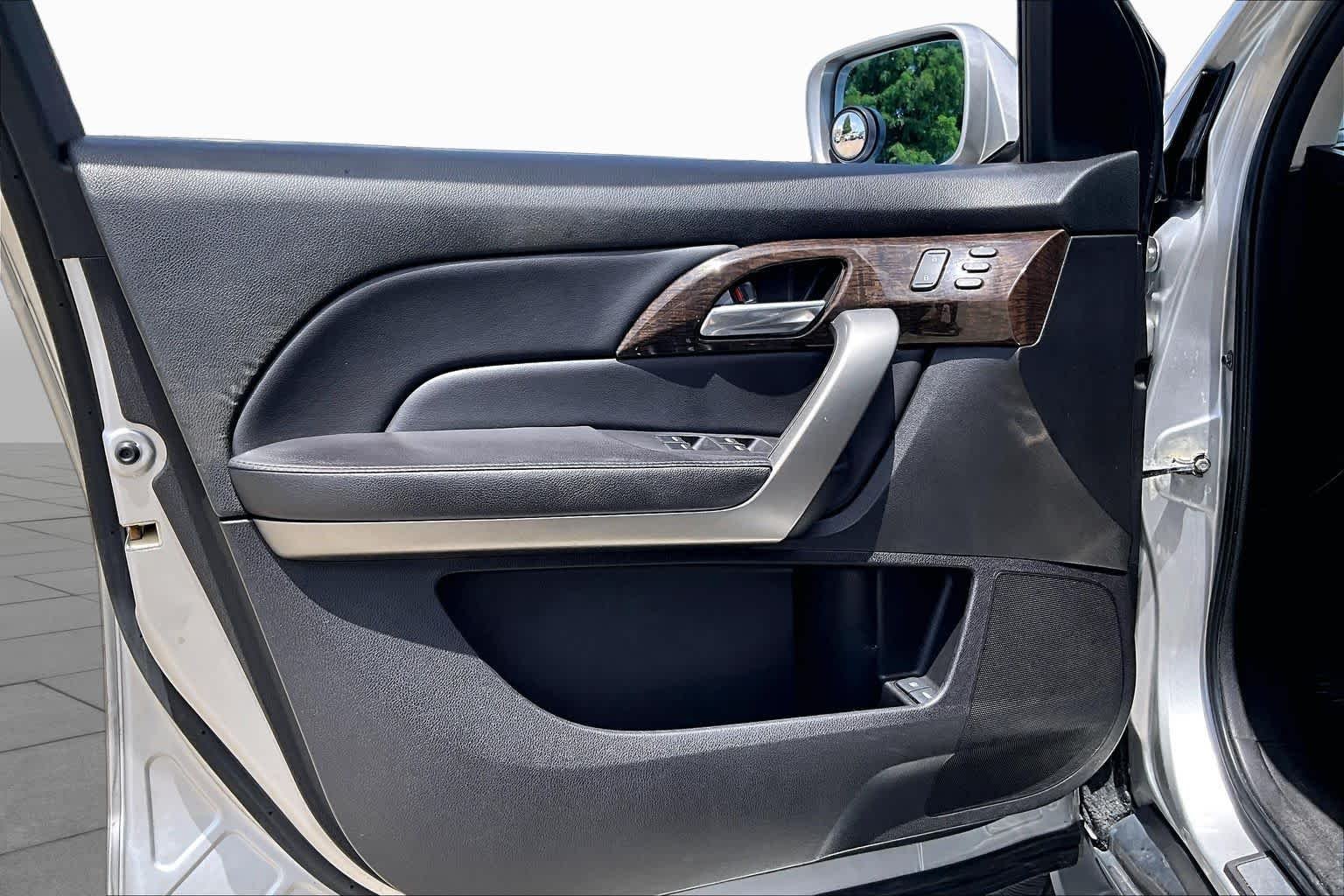 Used 2013 Palladium Metallic Acura Tech Pkg image 20