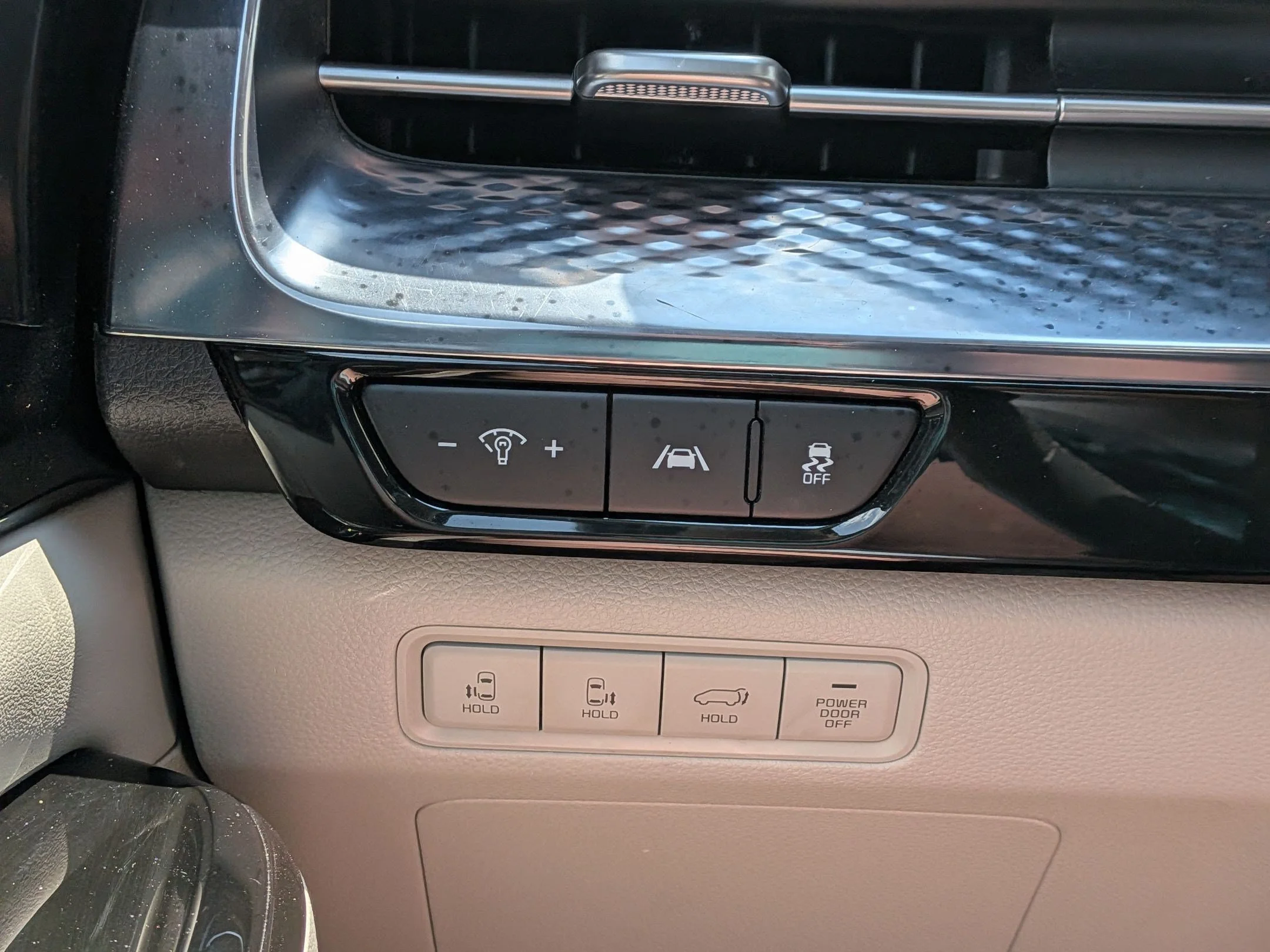 Used 2024 Ceramic Silver Kia SX Prestige image 17