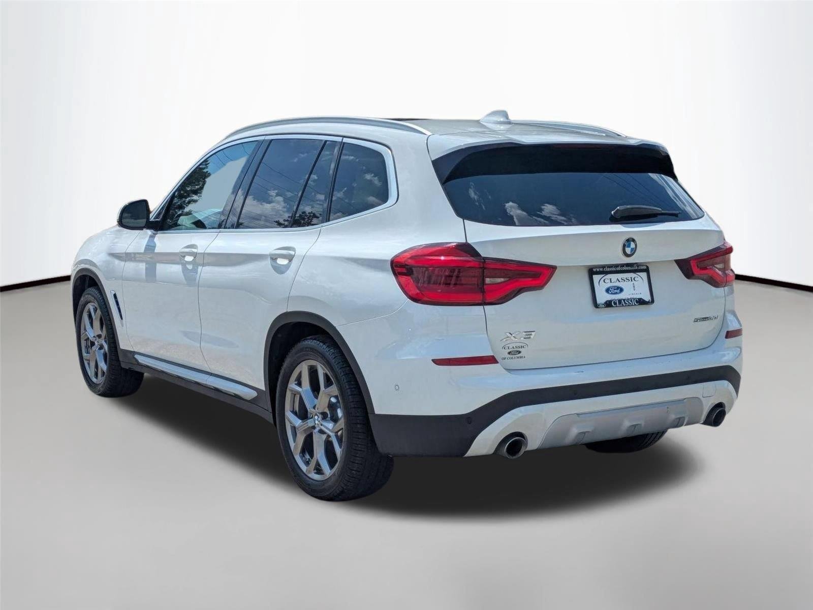 Used 2020 Alpine White BMW sDrive30i image 7