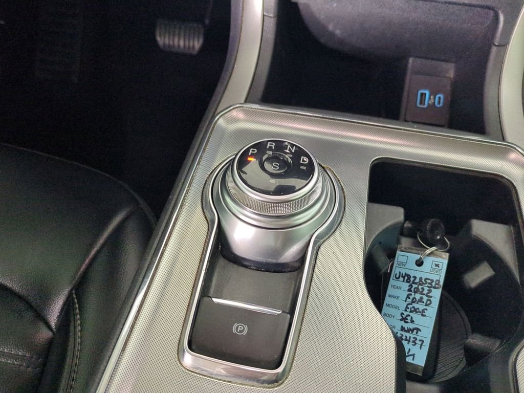 Used 2022 White Ford SEL image 22