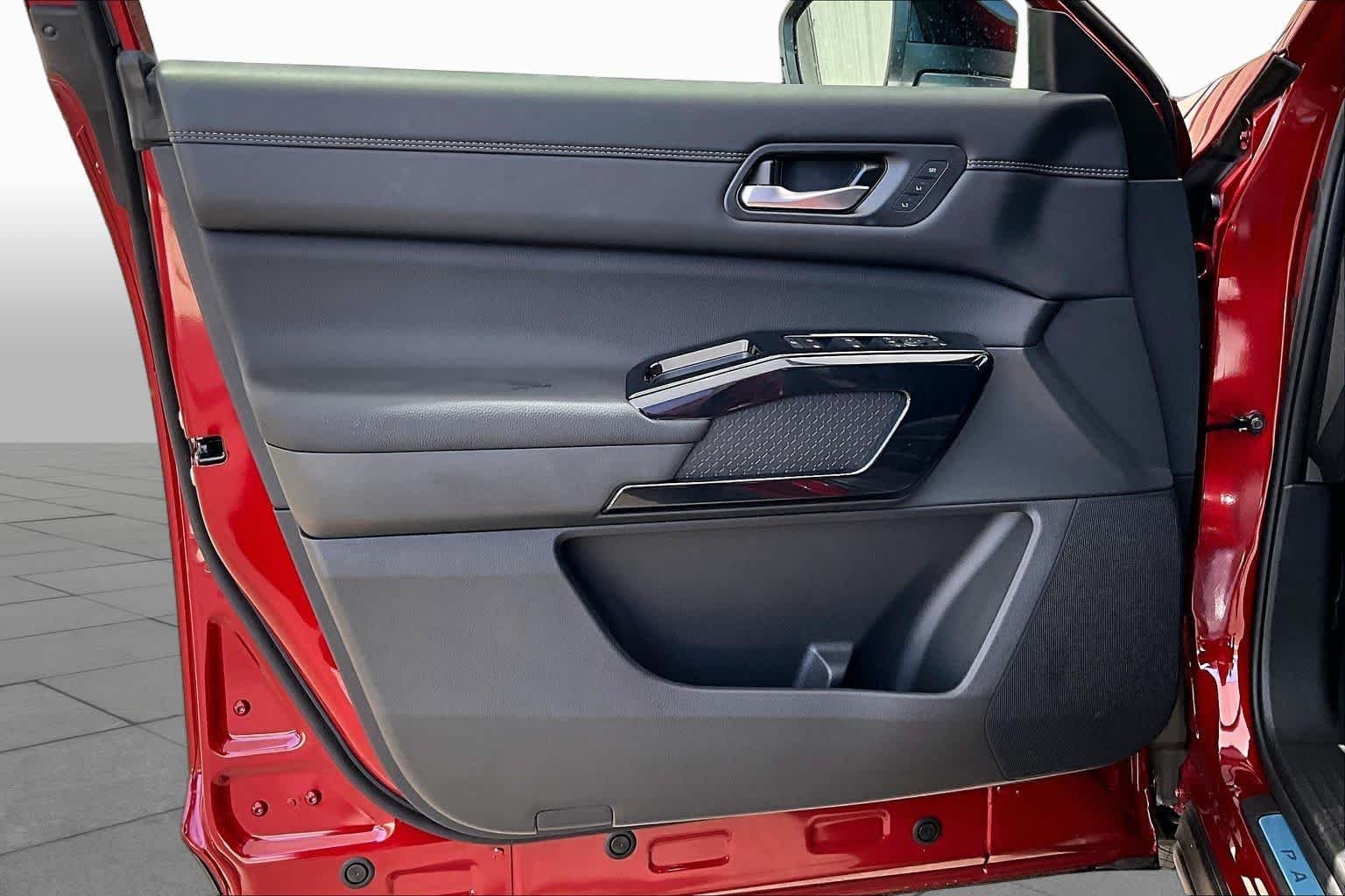 New 2026 Scarlet Ember Tintcoat Nissan Platinum image 13