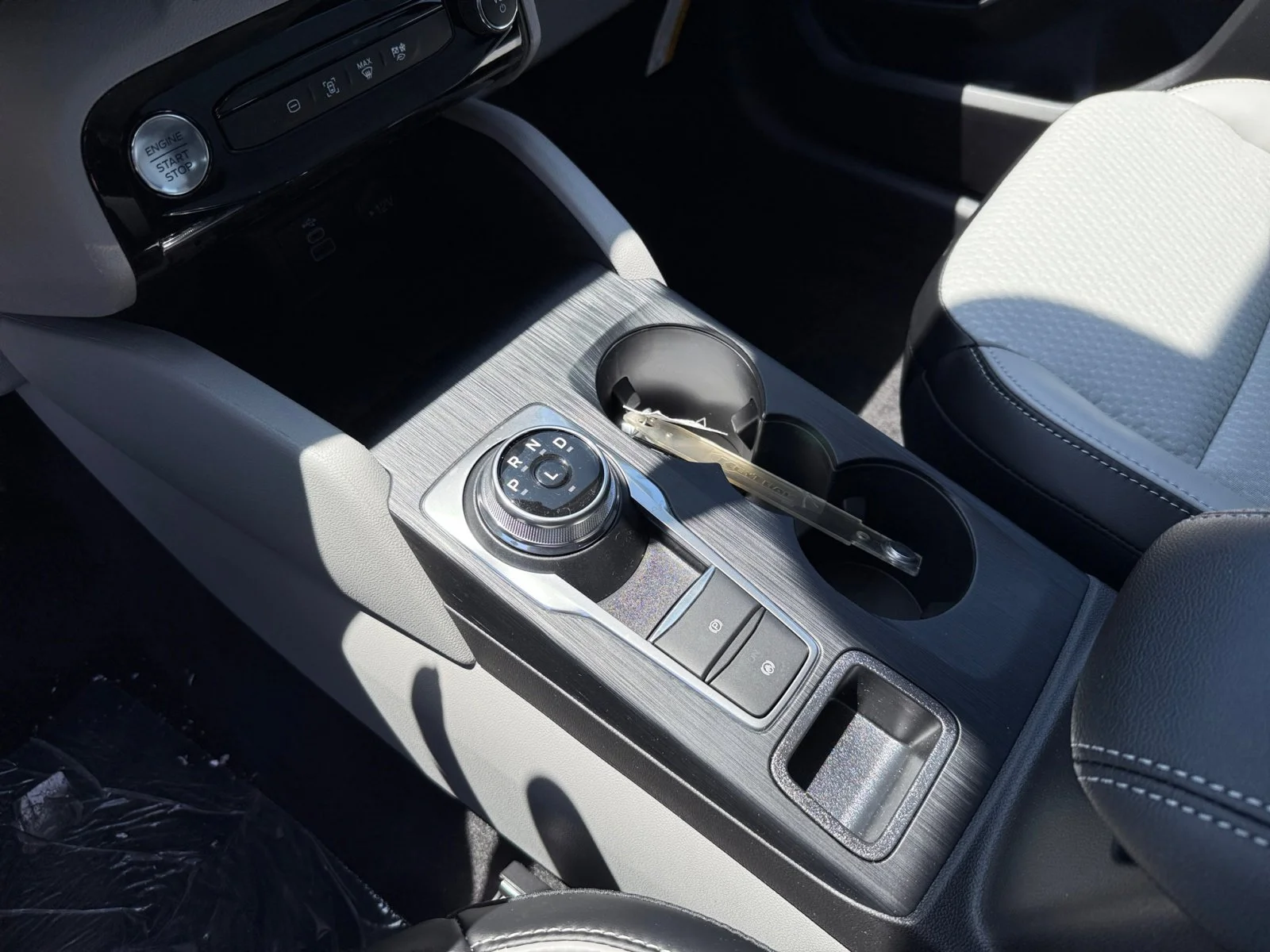 2025 Ford Escape Plug-in hybrid PHEV - Photo 13
