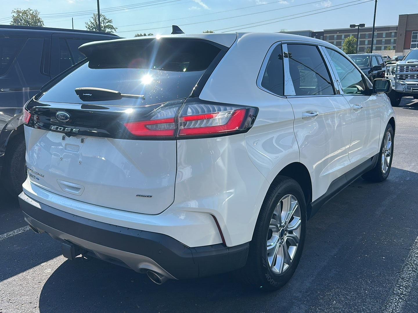Used 2022 Star White Metallic Tri-Coat Ford Titanium image 3