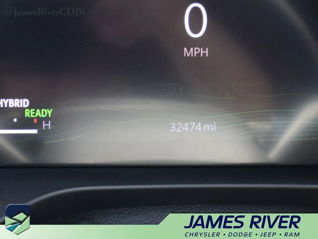 Used 2022 Silver Jeep 4xe image 31