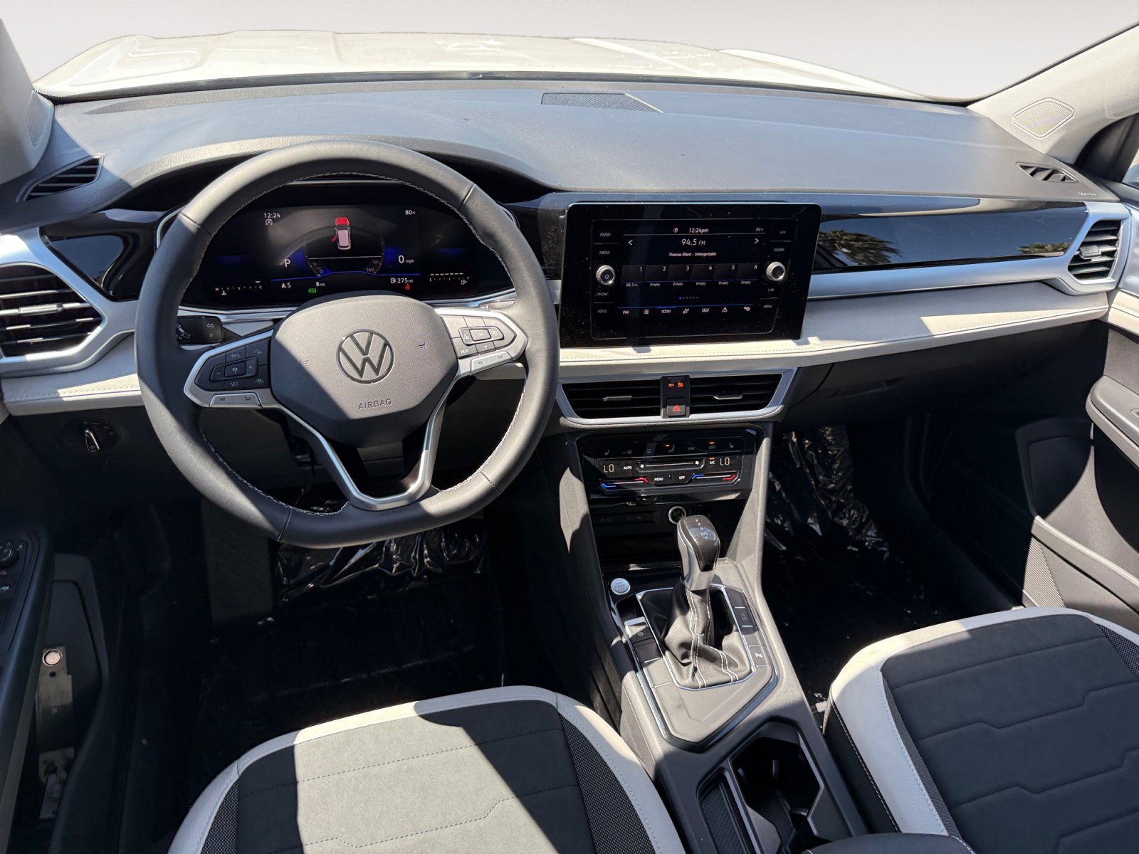 New 2026 Pure White Volkswagen SE image 15