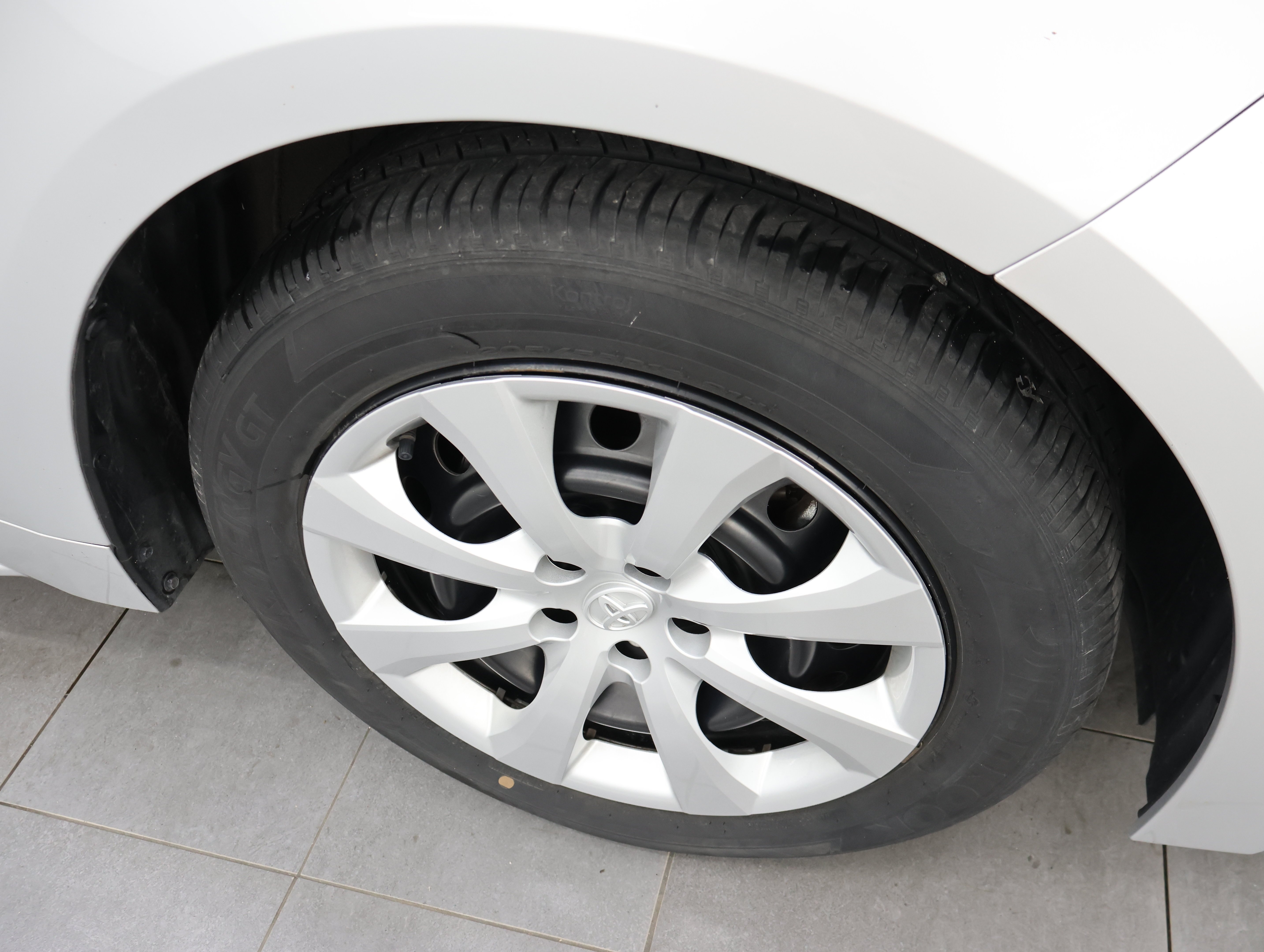 Used 2024 Classic Silver Metallic Toyota LE: LE-FOUR DOOR-FWD-ADAPTIVE CRUISE-BACKUP CAM-NEW TIRES image 3