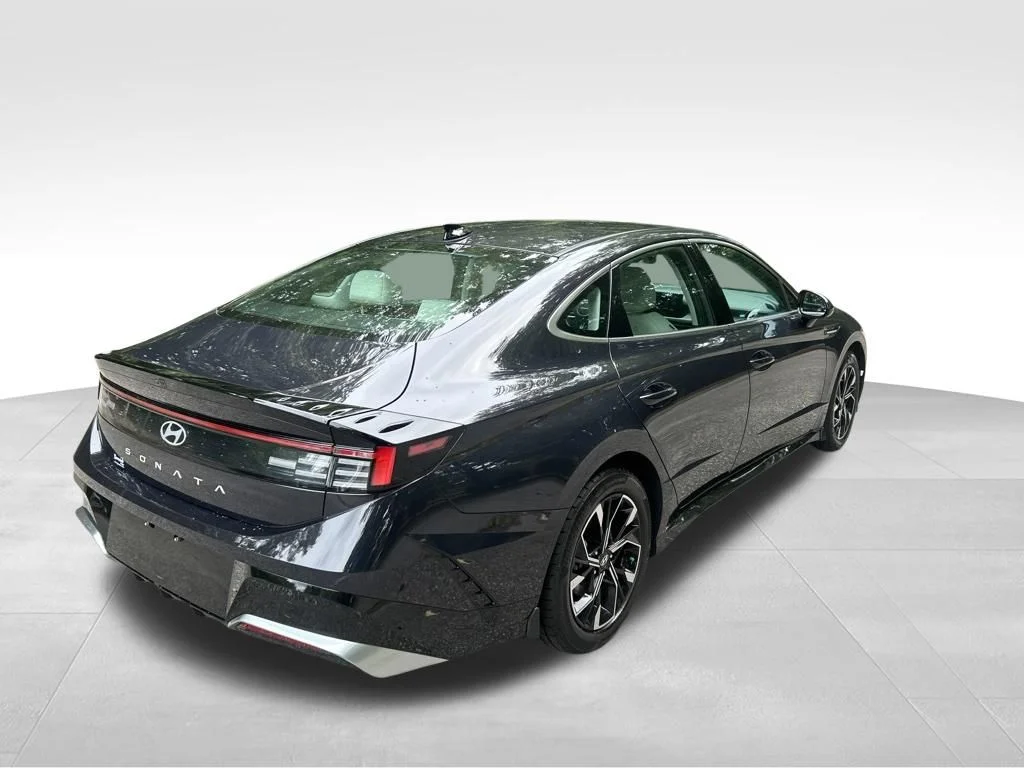 Used 2025 Blue Hyundai SEL image 5