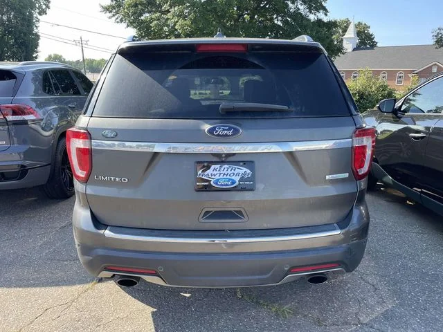 Used 2018 Gray Ford Limited image 5