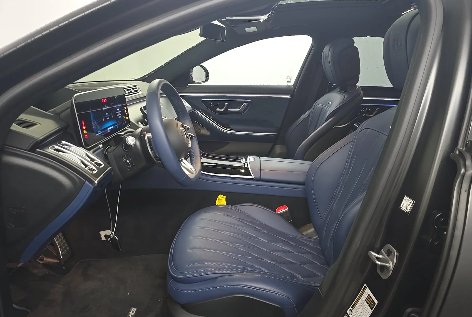 Used 2025 Gray Mercedes-Benz S 63 E AMG® image 6