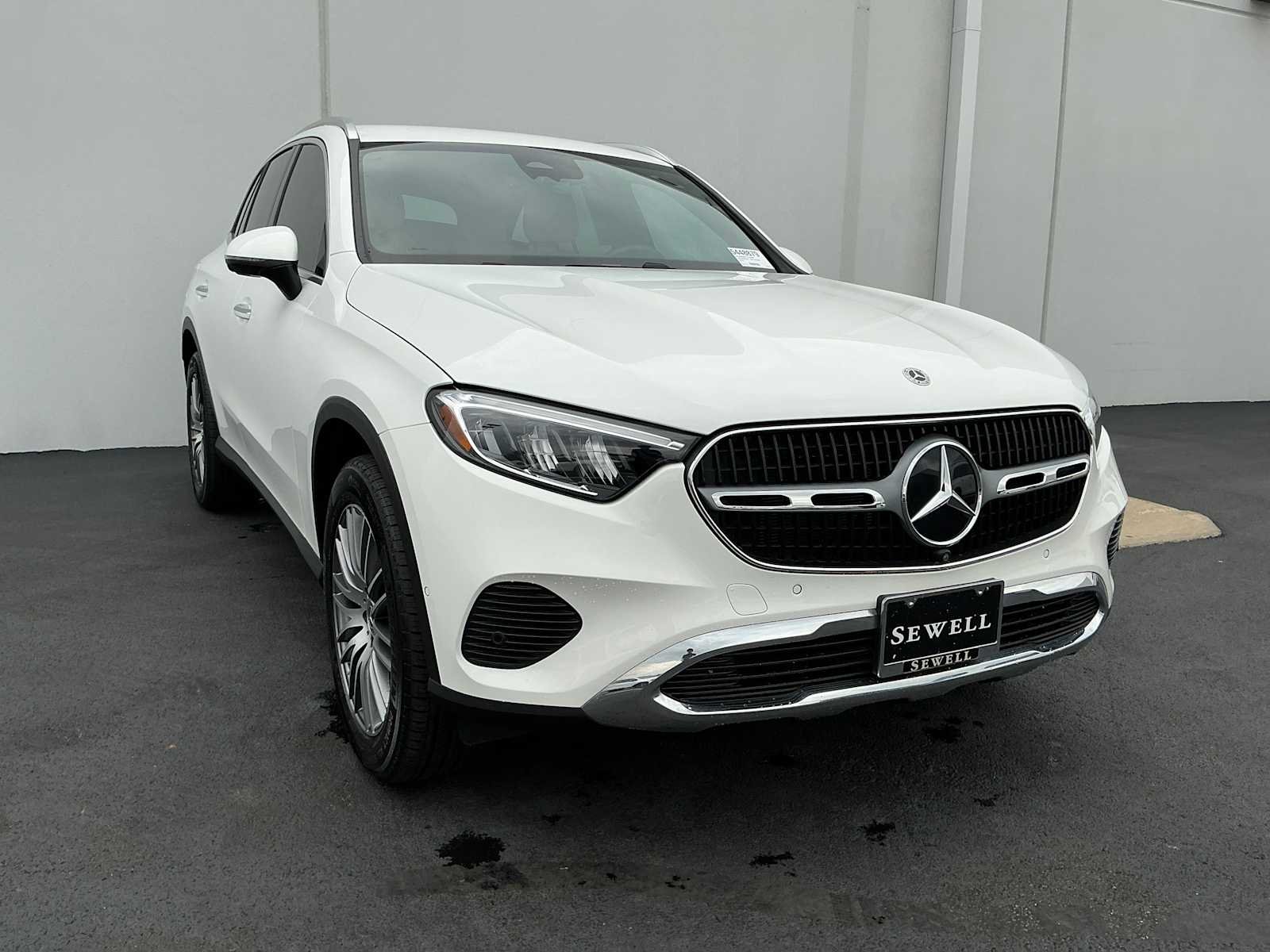 Certified Used 2026 Polar White Mercedes-Benz GLC 300 image 3