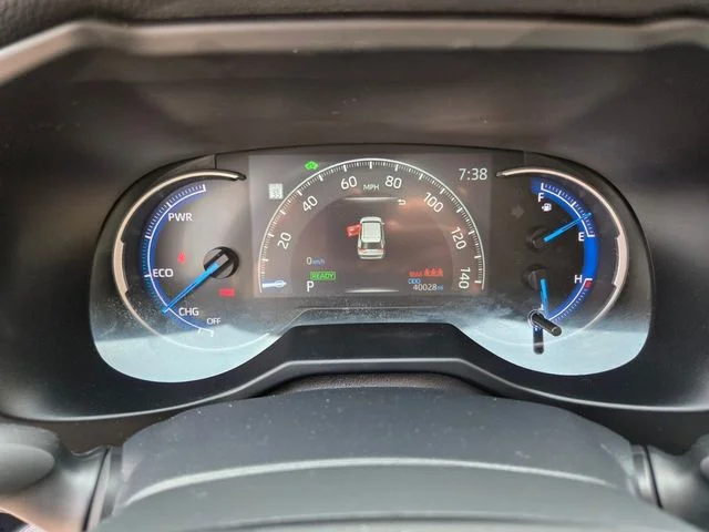Used 2023 Silver Toyota LE image 33