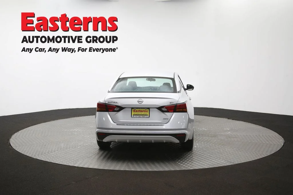 Used 2023 Silver Nissan 2.5 SV image 36