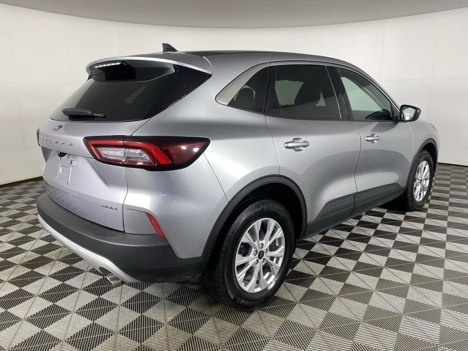 Used 2023 Iconic Silver Ford Active image 10