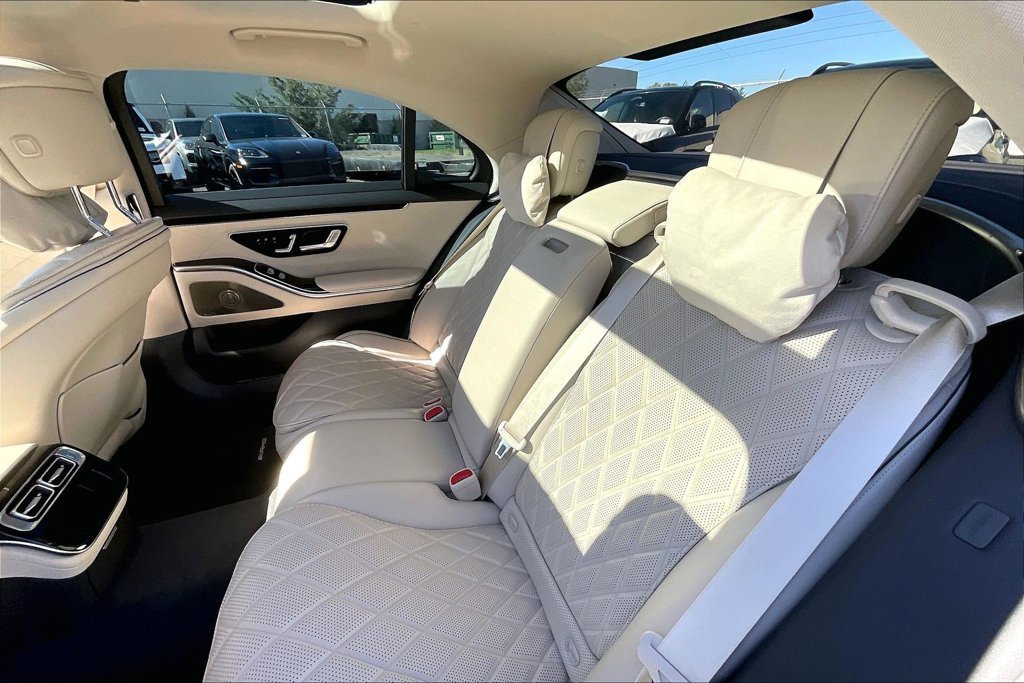 2025 Mercedes-Benz S-Class S 580e - Photo 18