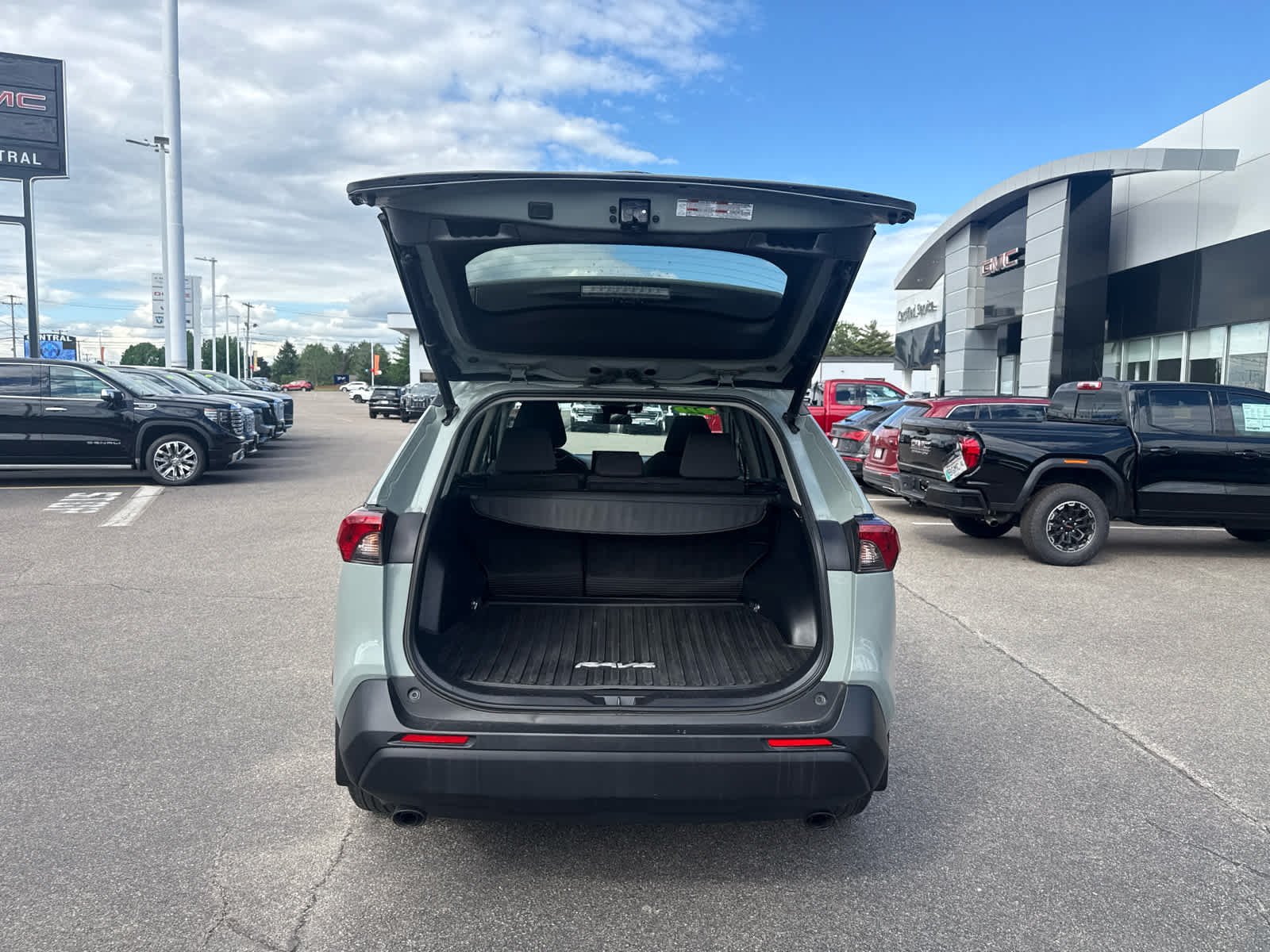 Used 2022 Gray Toyota XLE image 10