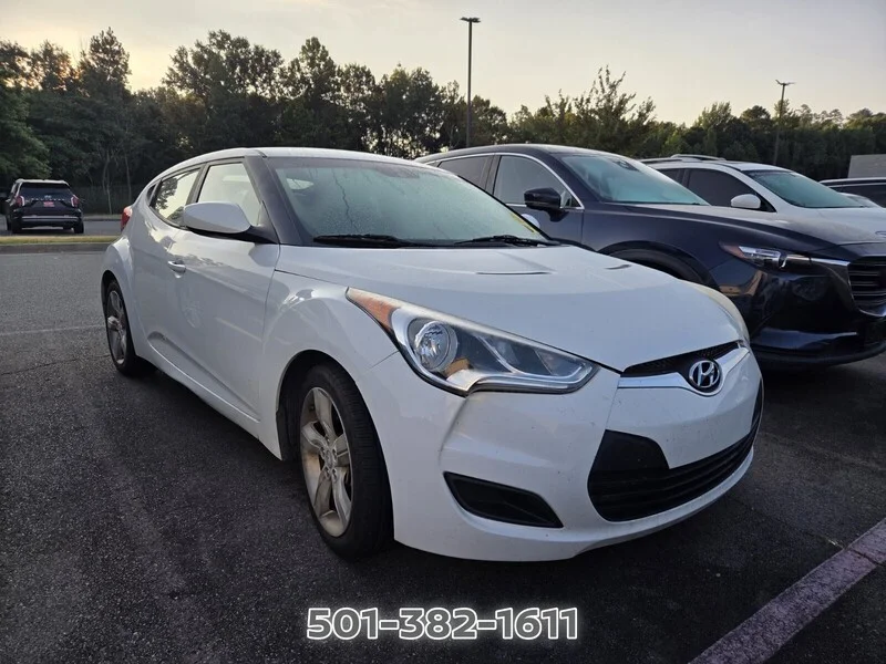 Used 2013 White HYUNDAI BASE image 5