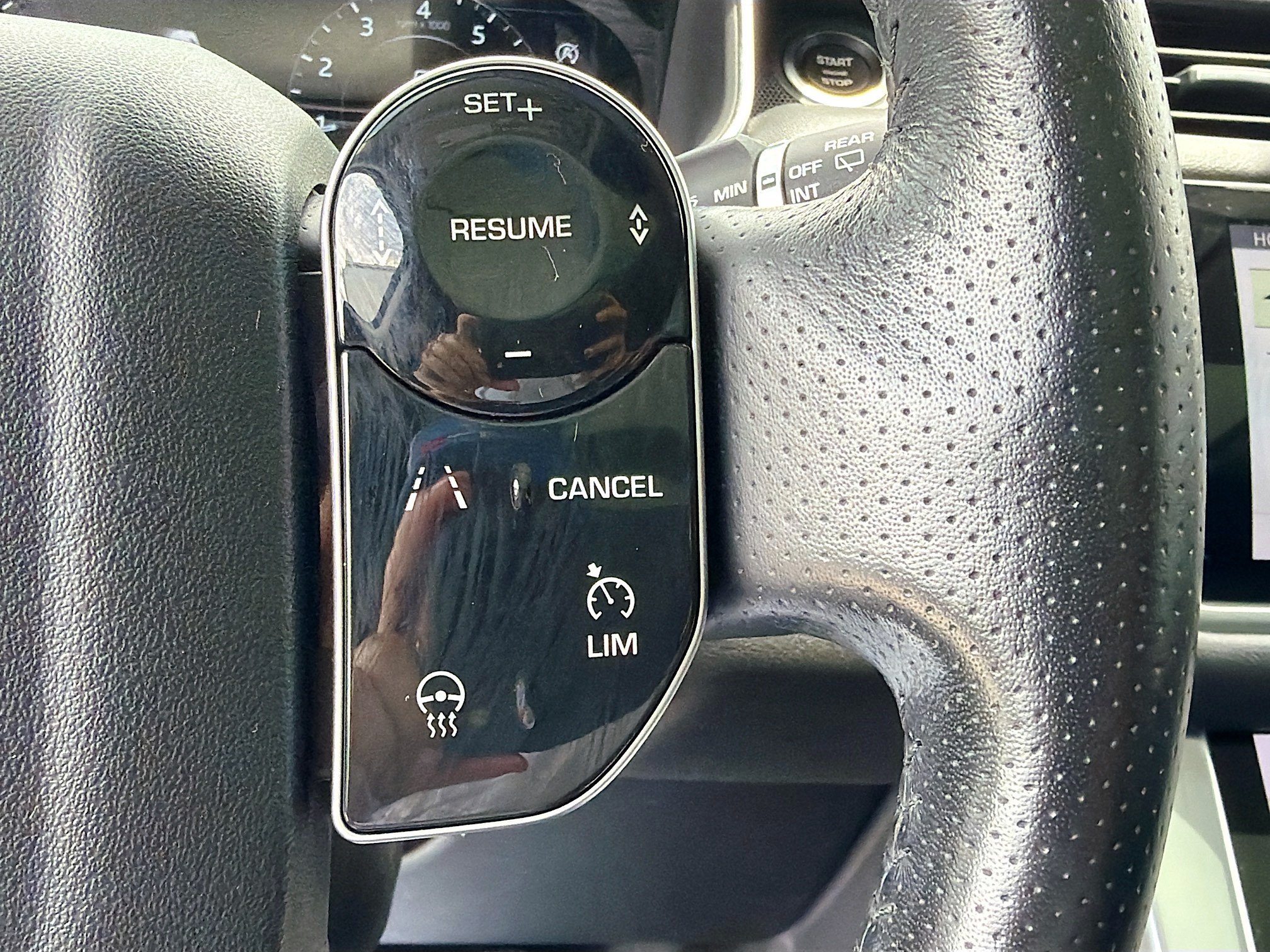 Used 2019 Fuji White Land Rover HSE image 37