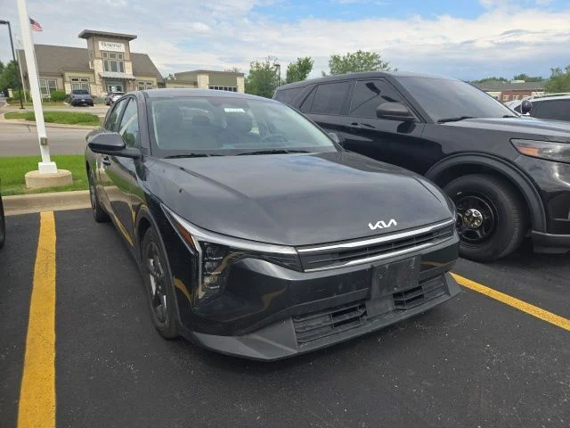 Used 2025 Gray Kia LXS image 1