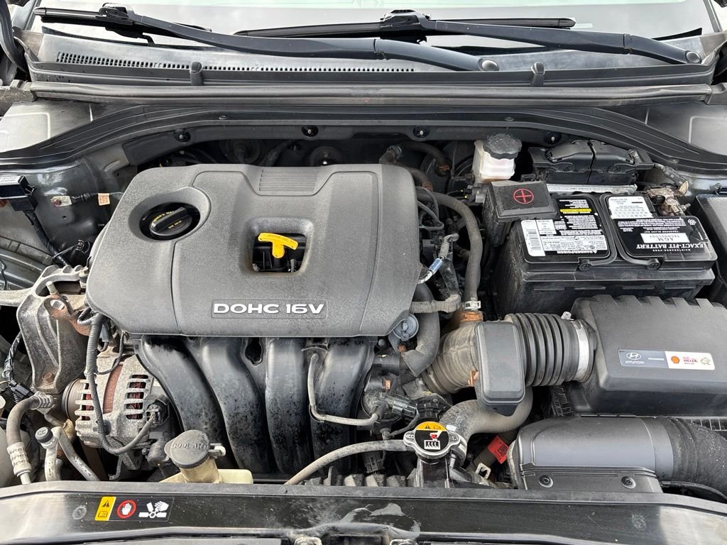 Used 2018 Gray Hyundai SE image 31