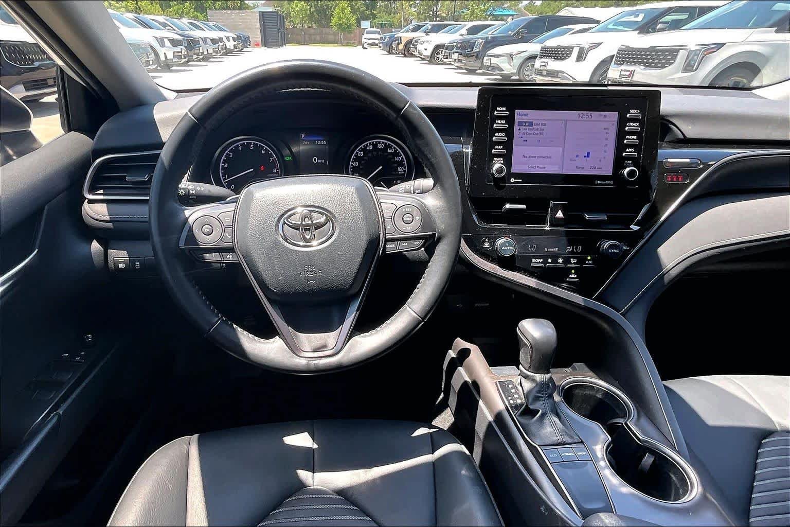 Used 2023 Ice Cap Toyota SE image 6