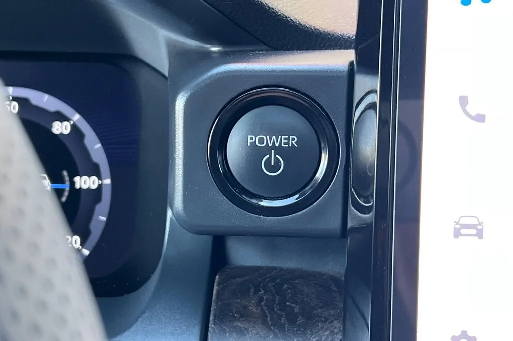 Certified Used 2025  Toyota Limited image 25