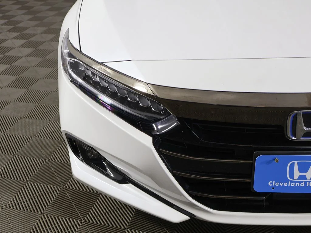 Used 2022 Platinum White Honda Sport image 10