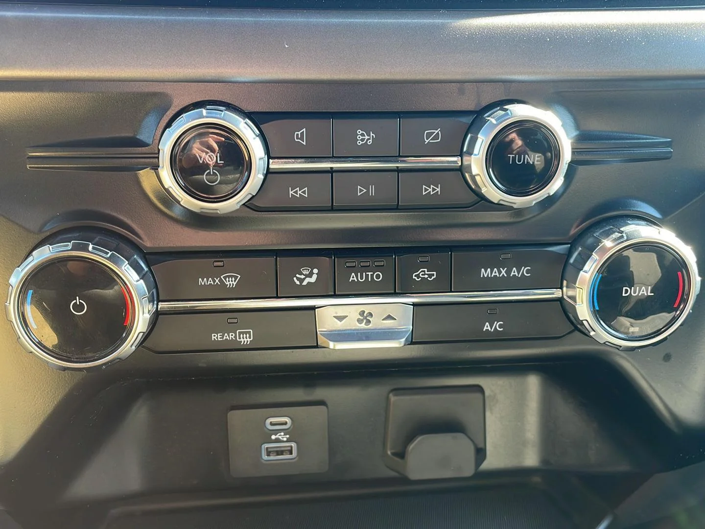 Used 2024 Oxford White Ford XLT image 26