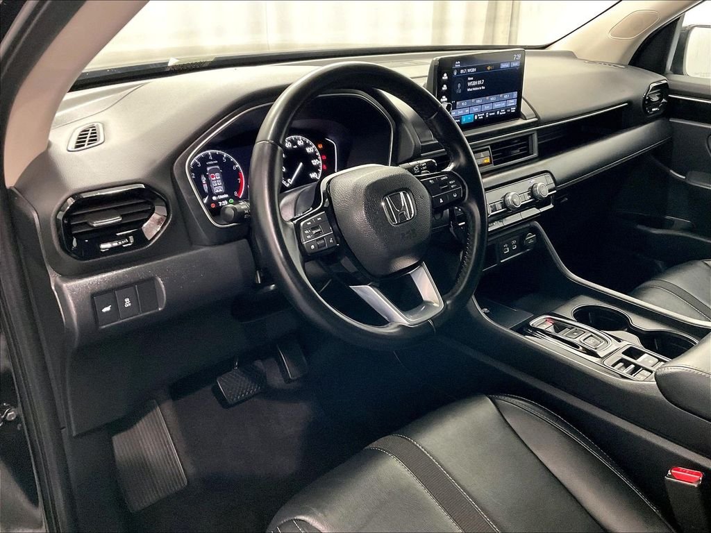 Used 2023 Black Honda EX-L image 8