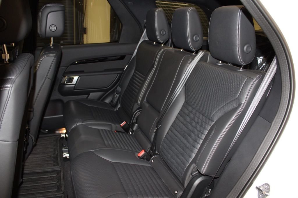 Used 2025 White Land Rover S image 36