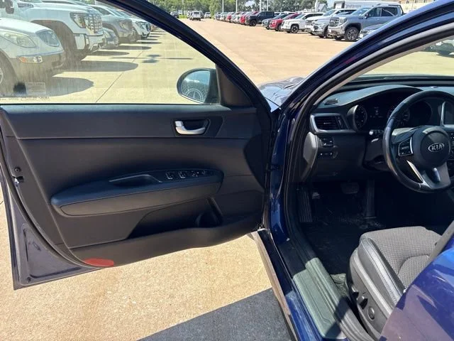 2019 Kia Optima S - Photo 7