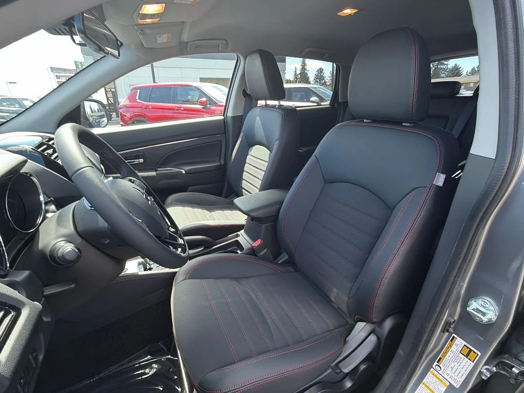New 2026 Mercury Gray Metallic Mitsubishi 2.0 SE image 12