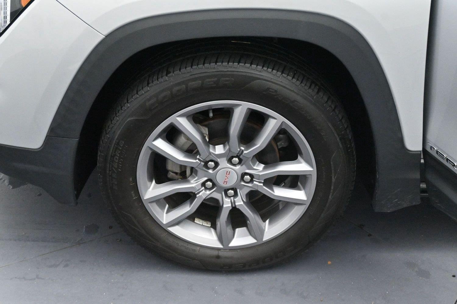 Used 2022 QUICKSILVER METALLIC GMC SLT image 32