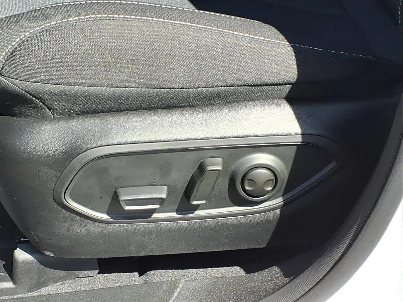 New 2026 Bright White Clearcoat Jeep Laredo image 10