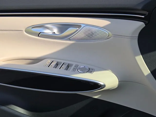 Used 2025 White Genesis 2.5T image 26