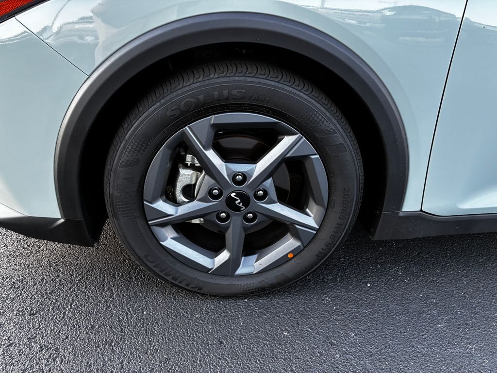 Used 2025 Gray Kia LXS image 7