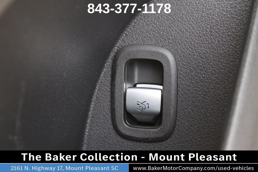 Certified Used 2026 Black Mercedes-Benz GLC 300 image 24