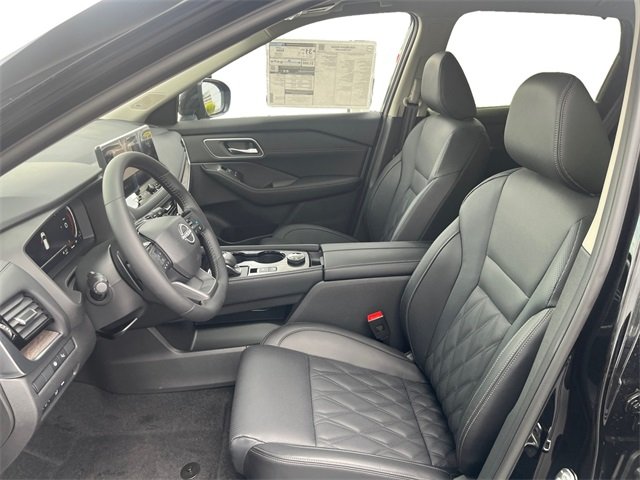 2026 Nissan Rogue Platinum photo 4