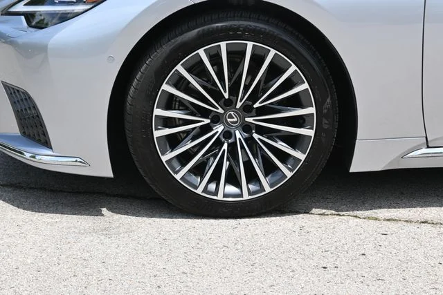 Certified Used 2024 IRIDIUM Lexus 500 Base image 15