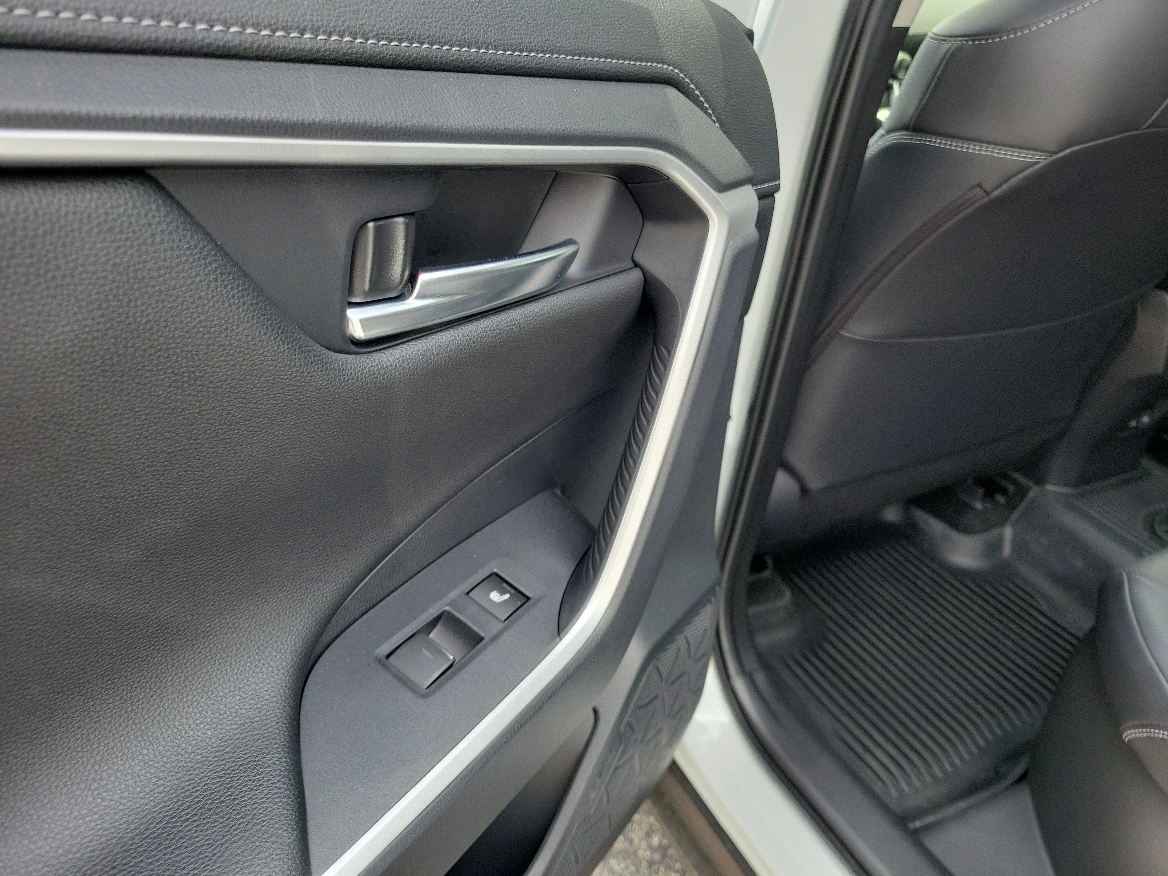Certified Used 2024 Wind Chill Pearl Toyota Limited image 13