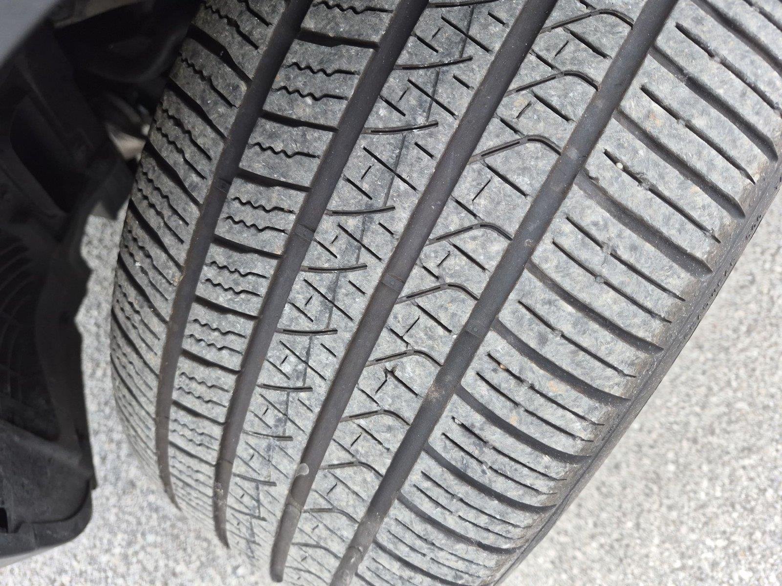 Used 2025 Skyscraper Grey Metallic BMW xDrive40i image 12