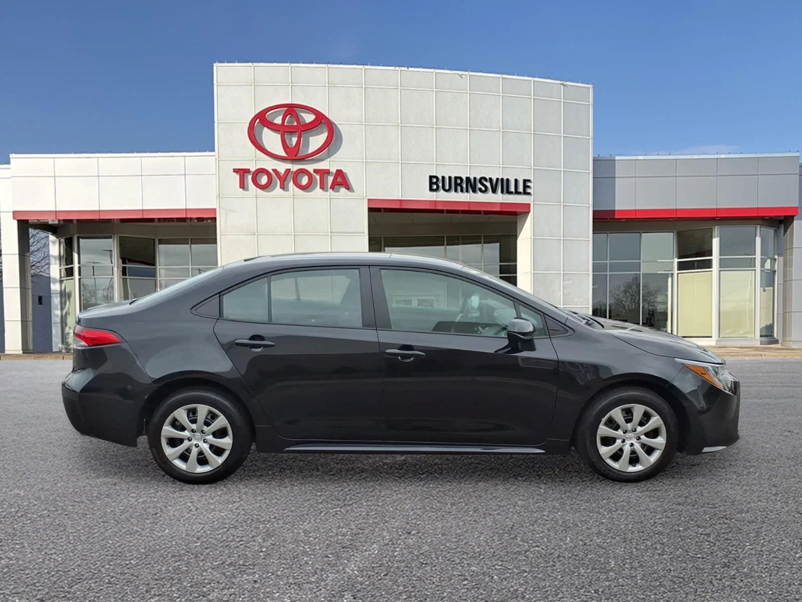 Used 2025 Toyota Corolla LE with VIN 5YFB4MDE1SP315151 for sale in Burnsville, Minnesota