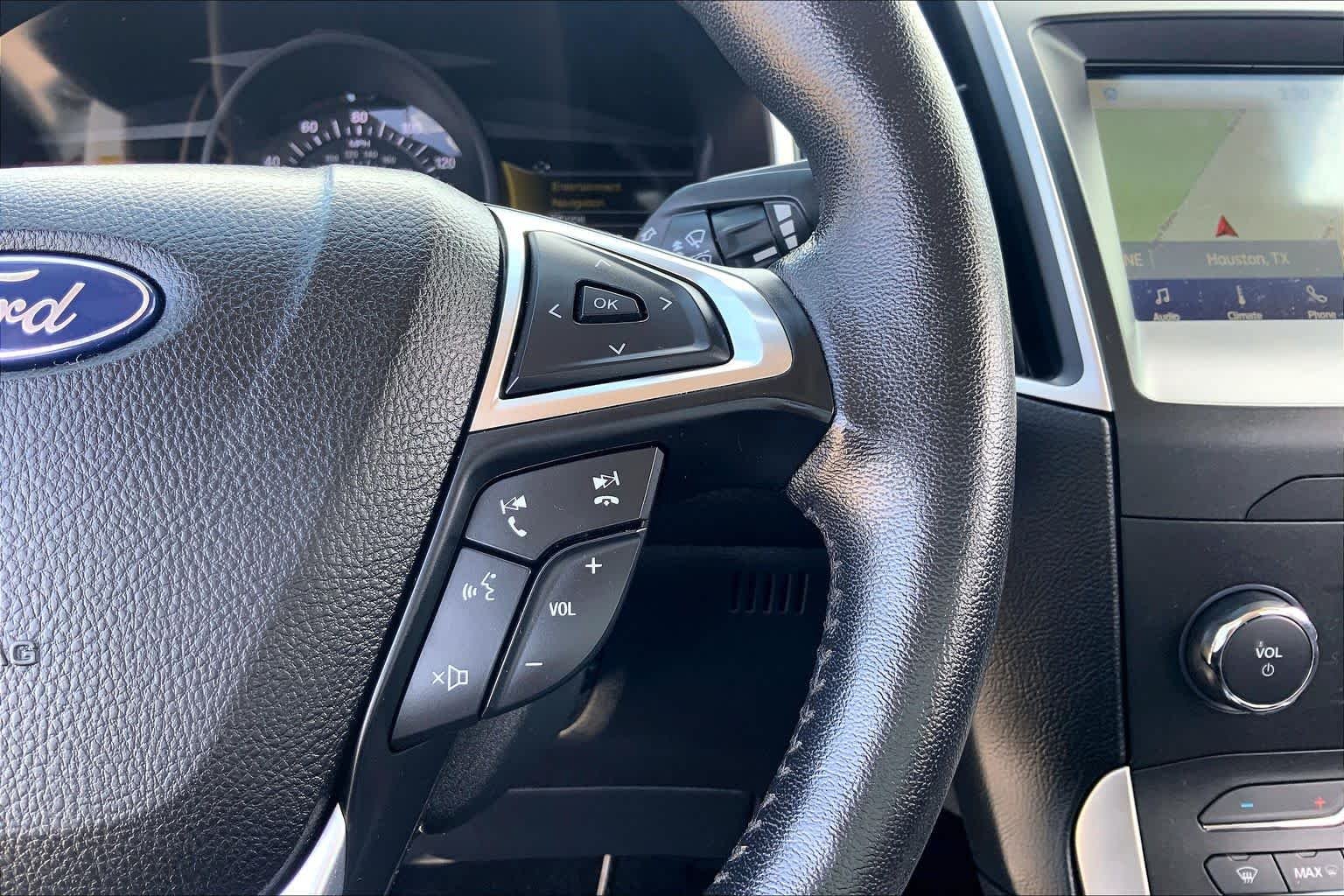 Used 2020 Star White Metallic Tri-Coat Ford SEL image 24