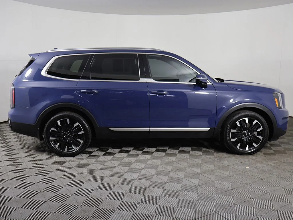 Used 2024 Midnight Lake Blue Kia SX-Prestige image 22